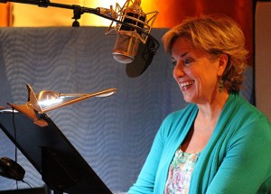 MADDIE IN STUDIOFeat